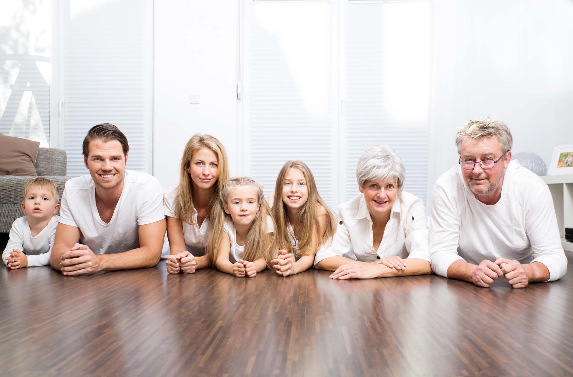 Familie am neuen Boden